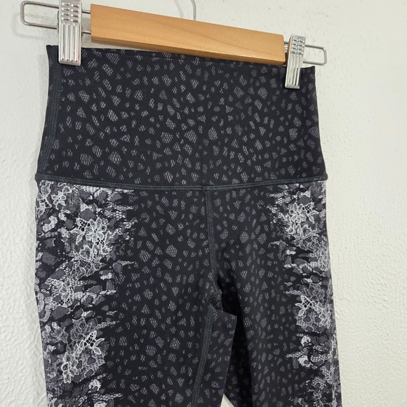 Lululemon Wunder Under Hi-Rise Tight 28" Overlace HR Ice Grey Black leggings 2 - Picture 5 of 7